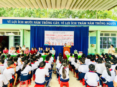 NGÀY HỘI SÁCH VÀ VĂN HÓA ĐỌC VIỆT NAM TẠI TRƯỜNG TIỂU HỌC ĐỊNH HIỆP