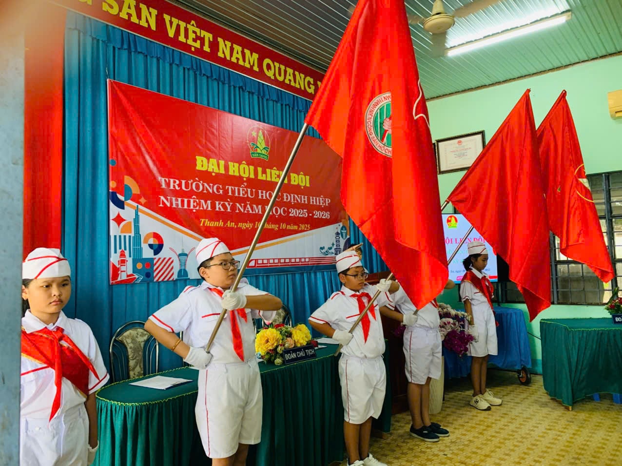 Đại hội Liên đội Trường Tiểu học Định Hiệp