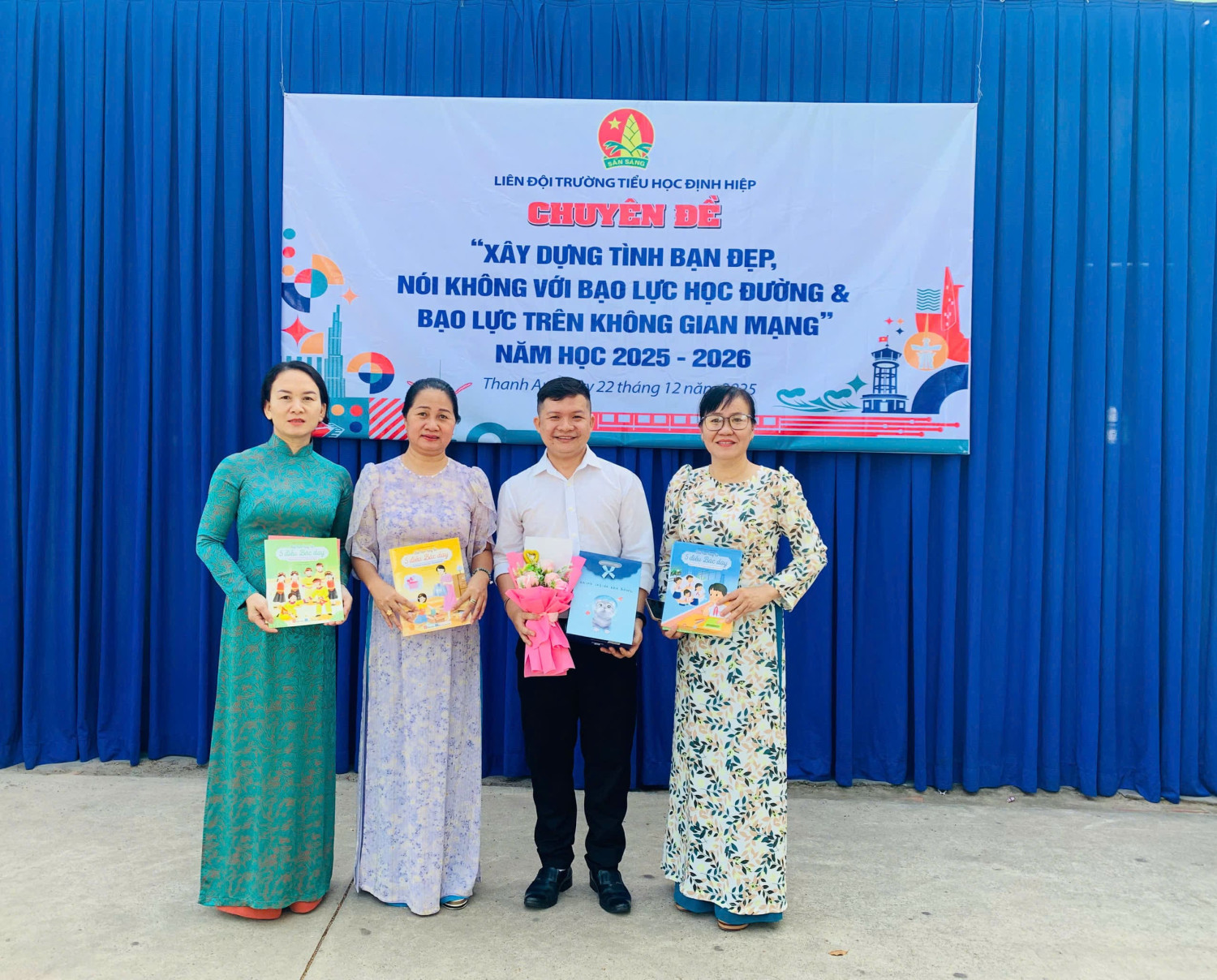 CHUNG TAY XÂY DỰNG TÌNH BẠN ĐẸP- CHỐNG BẠO LỰC HỌC ĐƯỜNG