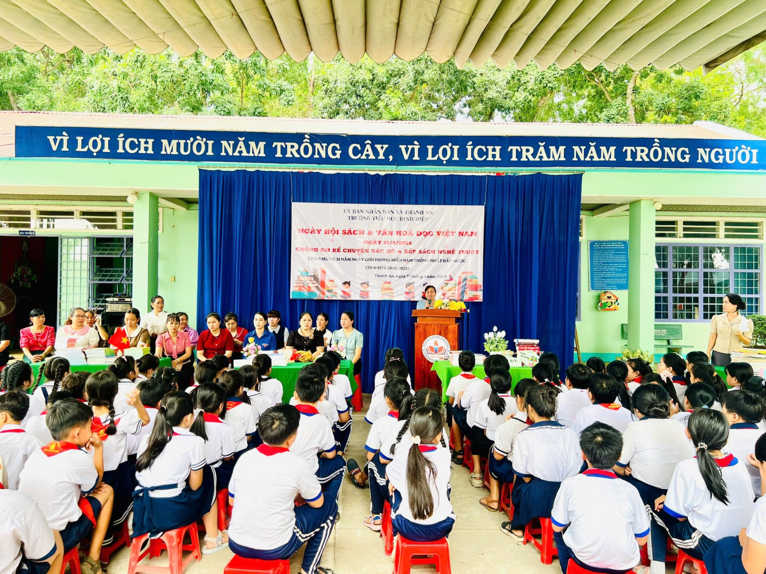 NGÀY HỘI SÁCH VÀ VĂN HÓA ĐỌC VIỆT NAM TẠI TRƯỜNG TIỂU HỌC ĐỊNH HIỆP
